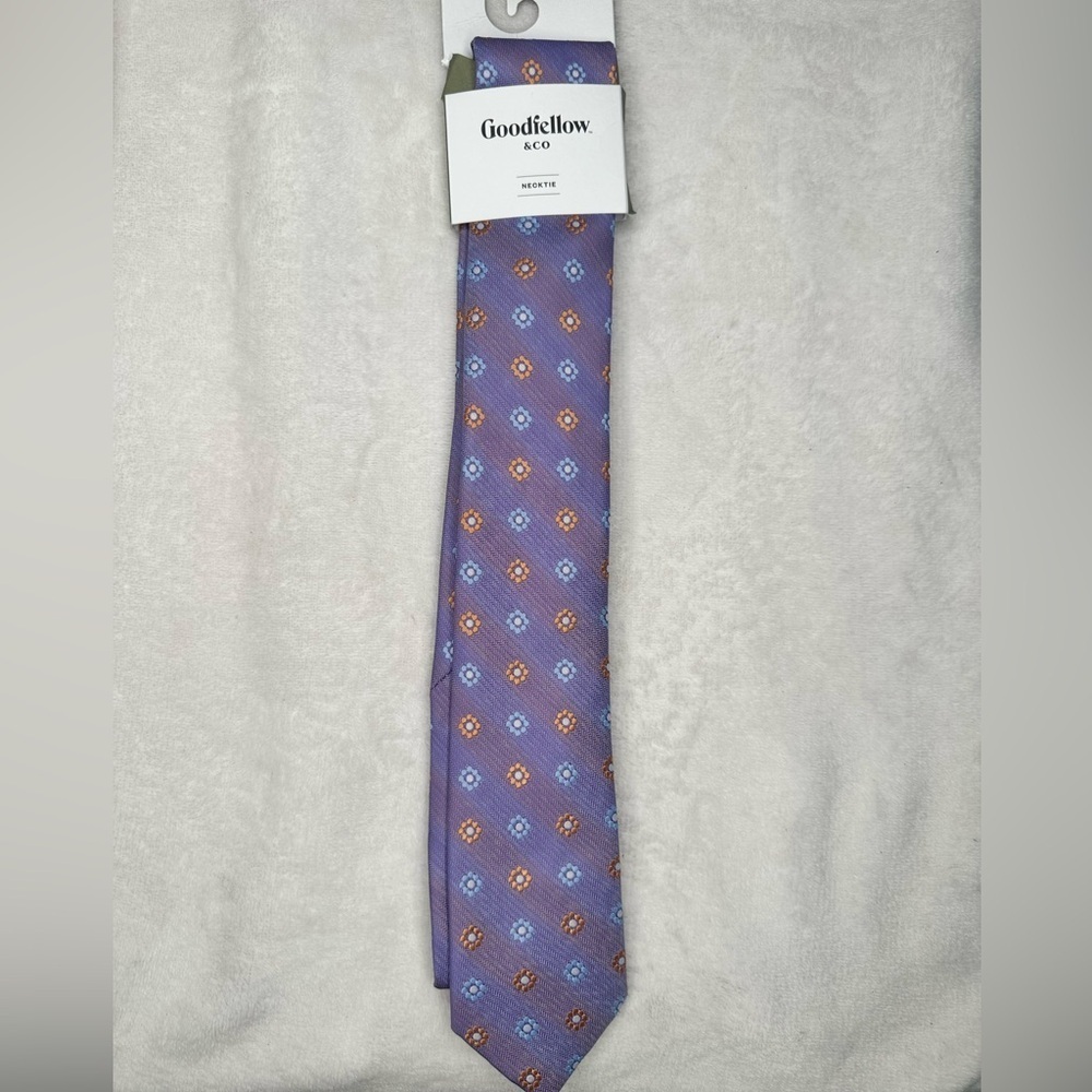 Good fellow & Co Men's Purple Floral   Neck Tie One Size